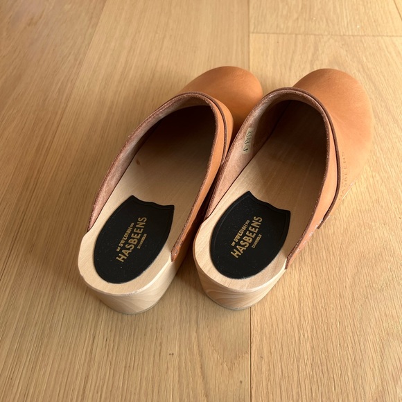 Swedish Hasbeens Leather Clogs - Picture 4 of 7